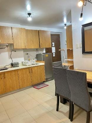 Classic modern Apartment in Paranaque