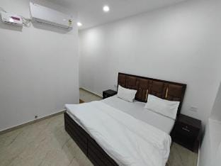 Divine Kashi । Near Shree Kashi Vishwanath Temple Vacation rental in Varanasi