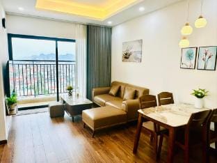Apartment in Cam Pha city with amazing ocean view Apartment in Vietnam