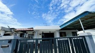 Bercham 81 Homestay Vacation rental in Ipoh