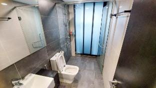 Almas Suites - 1 Bedroom King w Balcony High Floor Vacation rental in Johor