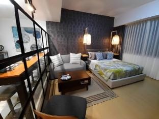 Japanese Inspired Unit in Avant BGC w/ Pool & Gym Vacation rental in Makati