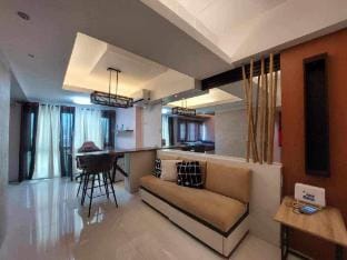 Serenity Suite at Forbeswood Vacation rental in Makati