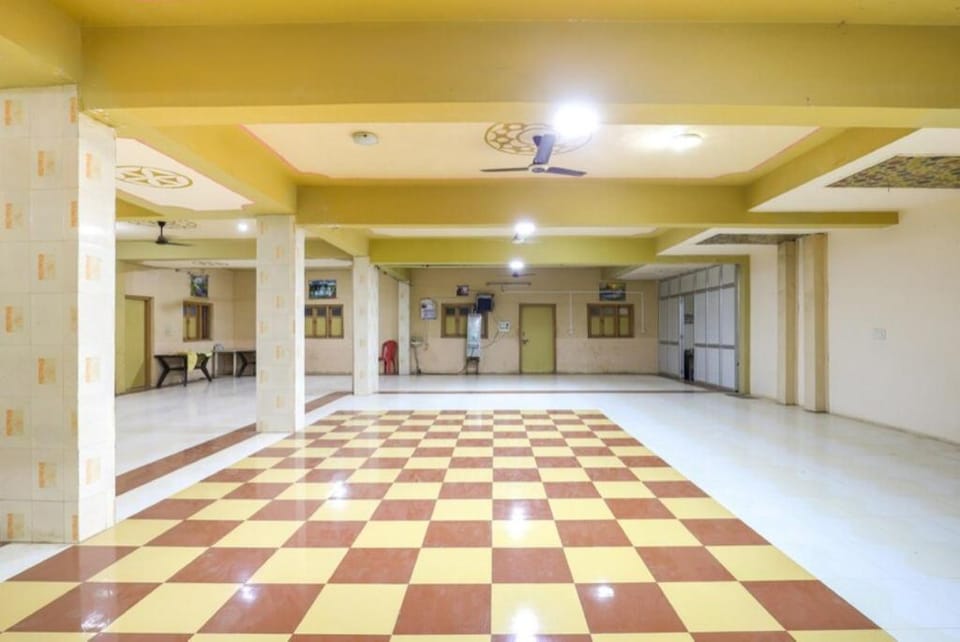 Goroomgo Arsh Plaza Rajula Hotel in Gujarat
