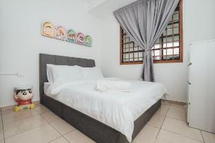 ShinChan Chill 14pax Landed Homestay Bukit Indah Vacation rental in Johor Bahru