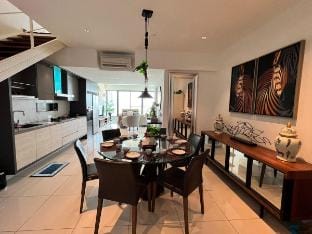 【SEAVIEW】Premium Duplex •Seafront •Town-Gurney 12B Apartment in George Town