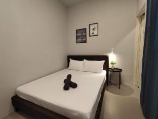 【Heritage House】2BR •DipPool •Town-StreetArt 45 Vacation rental in George Town