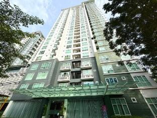 Heart of Davao City AbreezaPlace Apartment in Davao City
