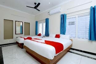 Vacay 4 bed room swimming pool villa Villa in Puducherry, India