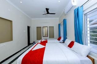 Vacay 4 bed room swimming pool villa Villa in Puducherry, India