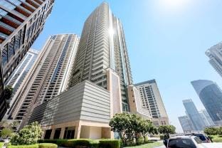 Spacious 2 Bedroom Downtown  Suite Apartment in Dubai