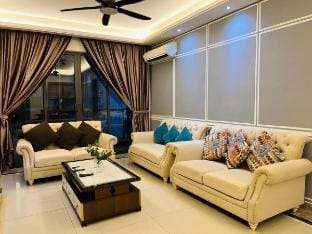 Pleasant and Cozy 3BR Suit @ R&F Mall Johor Bahru Vacation rental in Johor Bahru