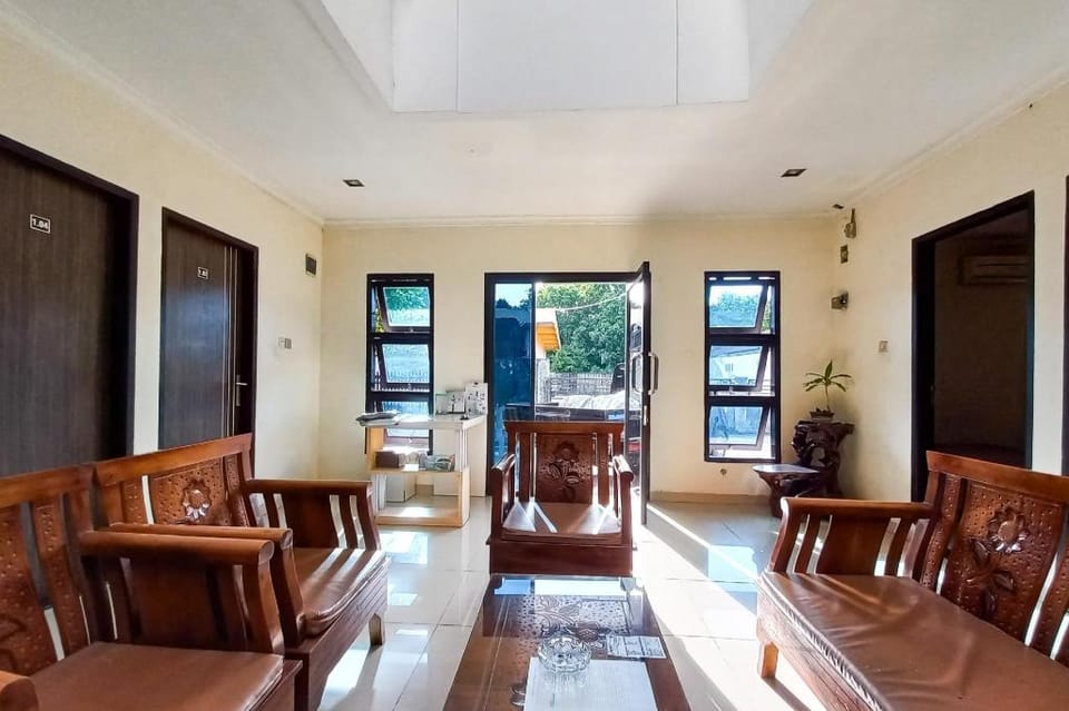 D Cost 19 Syariah Mitra RedDoorz Hotel in West Sumatra, Indonesia