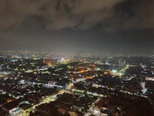 Terletak di tengah kota sidoarjo Apartment in East Java