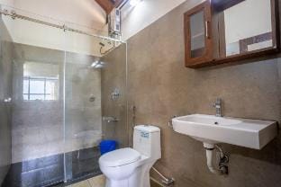 Enchanted Stylish Cabin In Vagamon | Fern View Villa in Kerala