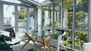Two Bedroom Apartment: Modern Luxury meets History Apartment in Wellington