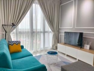 Zulanie’s Troika Urban Oasis, 2BR w/ WiFi+Netflix Apartment in Malaysia