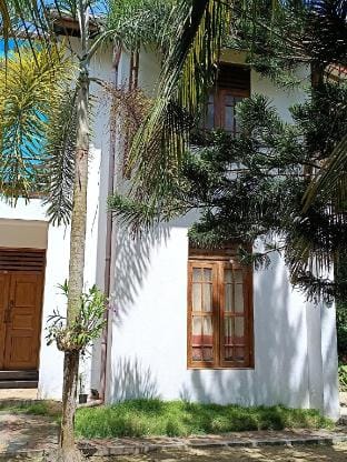 Villa Four Seasons - Mirissa ( 4 bed rooms Villa) Villa in Mirissa