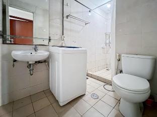 Cozy 2BR Sudirman Apt w/ Pool, Wi-Fi,  & Netflix Vacation rental in South Jakarta City