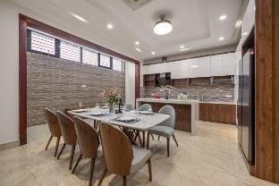 Villa Đà Nẵng 6 phòng ngủ bể bơi kính sang trọng Vacation rental in Da Nang