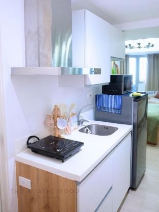 Rustic Wood w/ City & Mt. Arayat View Apartment in Calabarzon