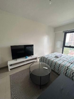 Condo At Quezon City Studio 7 via GMA Kamuning MRT Apartment in Quezon City