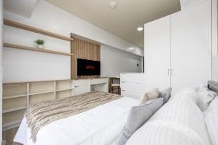 Furnished Studio Rental in Cebu IT Park Apartment in Lapu-Lapu City