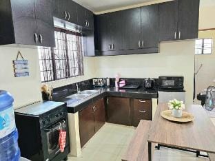 아주 인기있는 평안한  1층형 단독주택, 룸 3개 화장실 2개, 희귀주택고급(B23L10) Vacation rental in Lapu-Lapu City