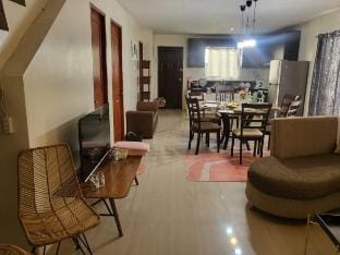 Luxury Housing Complex, Private House with 5 Rooms, 4 Bathrooms, Spacious Yard Mansion Vacation rental in Lapu-Lapu City