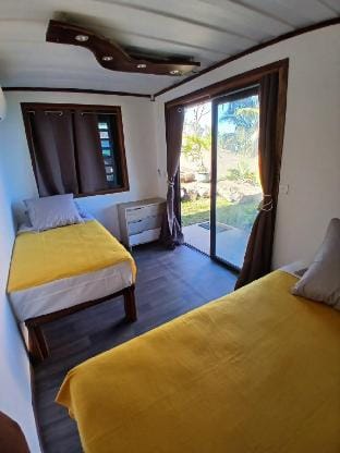 Fare Ohiti, face au spot de surf de Haapiti Vacation rental in Moorea-Maiao