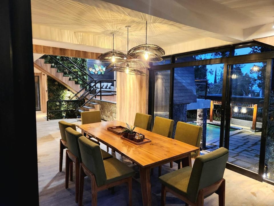 Villa 4-BR Klub Bunga No. 4 Batu Malang Villa in Batu