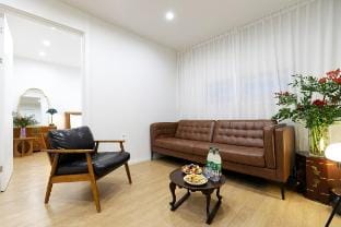 SJ_1F. 3Bed 2Bath. Seoul STN. Free Pickup 7+Nights Villa in Seoul