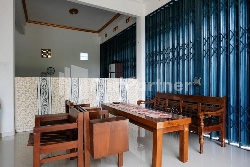 Elma Guesthouse YIA KulonProgo Yogyakarta Mitra RedDoorz Hotel in Special Region of Yogyakarta