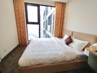 STUDIO LUXURY 1 BEDROOM Vinhomes Skypark Bắc Giang Apartment in Laos
