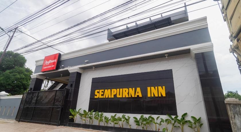 RedDoorz Plus @ Sempurna Inn Medan Hotel in Indonesia
