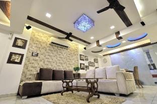 Stunning 4 Bedroom Villa for large groups Vacation rental in Mumbai