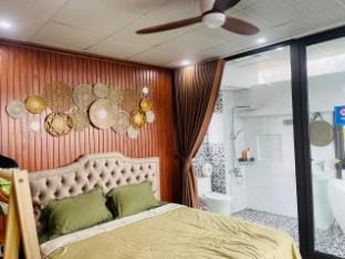 Garden Apartment - Rooftop Room with Bathtub Apartment in Laos