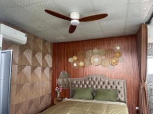 Garden Apartment - Rooftop Room with Bathtub Apartment in Laos