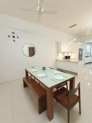 Three Storey 5BR Terrace for 5-13pax 52LP Vacation rental in George Town