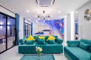 VIDA Luxury PoolVilla Pattaya 8 Bedrooms Villa in Chon Buri Changwat