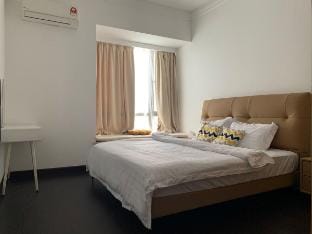 Cozy 3R2B R&F Princess Cove 2min Walk to CIQ Apartment in Johor Bahru