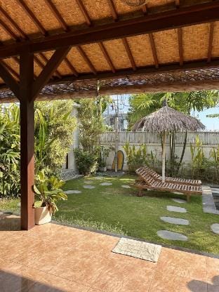 Villa Casa Mani Fieldviews 3 mins to the beach Villa in North Kuta