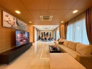 Pattaya shing village Villa in Pattaya City