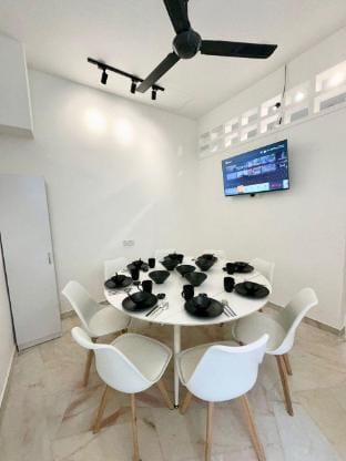 Stylish Cozy Landed Jelutong 3Room2bath4park 10pax Vacation rental in George Town