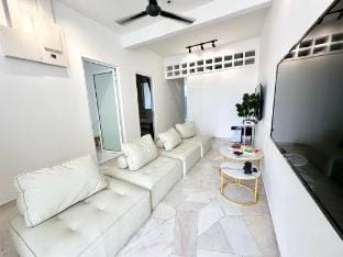 Stylish Cozy Landed Jelutong 3Room2bath4park 10pax Vacation rental in George Town