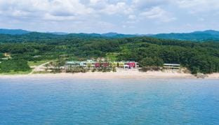 Boryeong Lavar Pool Villa Bed and Breakfast in South Korea