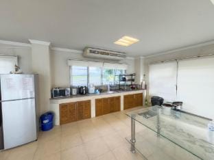 99 Poolvilla Bangsaen Villa in Chon Buri Changwat