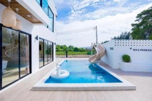 TIARA Luxury PoolVilla Pattaya 4 Bedrooms Villa in Chon Buri Changwat