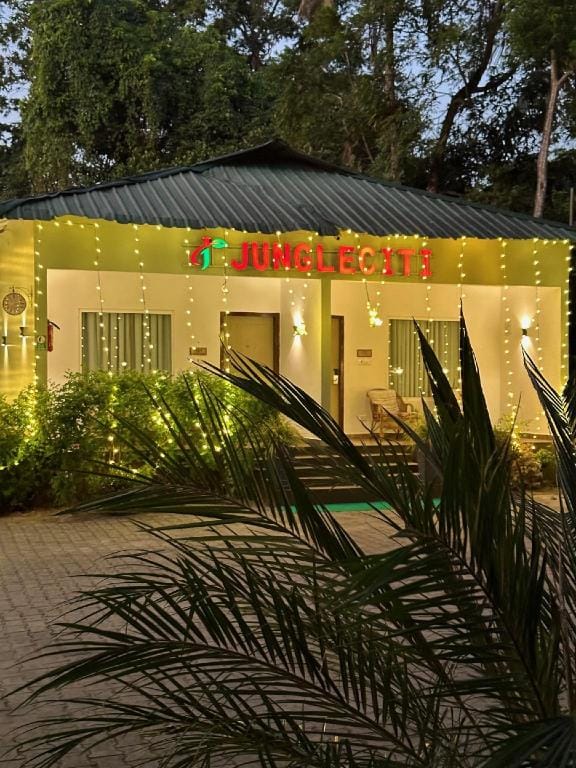 Jungleciti House Kaziranga National Park Hotel in India