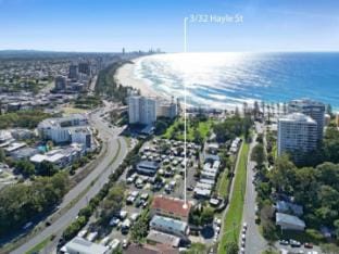 Very Very Burleigh Apartment in Burleigh Heads